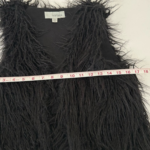 Alythea Black Sleeveless Open Front Faux Fur Vest Small - Picture 6 of 9